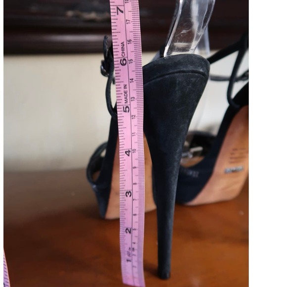 Schutz Sandals Black Flared Heels Ankle Embellished Size 8 - Picture 9 of 9